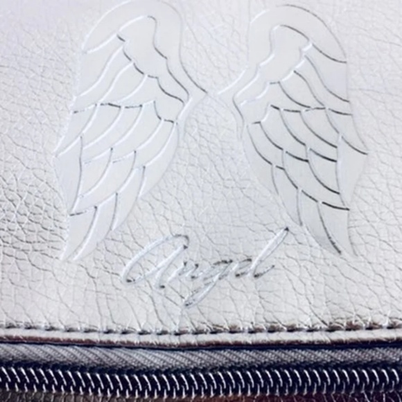 🚨🚨🚨SOLD🚨🚨🚨Victoria's Secret Fold Over Clutch - Picture 2 of 4